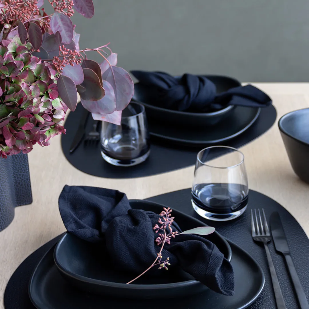 curve_table_mat_nupo_blac_1.webp Lind DNA Curve Table Mat Nupo Black^ Placemats & Coasters