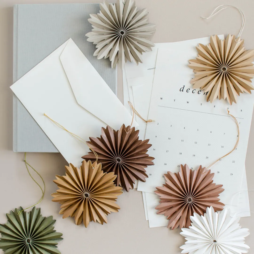 paper_hanging_star_orname_1.webp Nordic Rooms Paper Hanging Star Ornament Clay^ Christmas Baubles And Decor