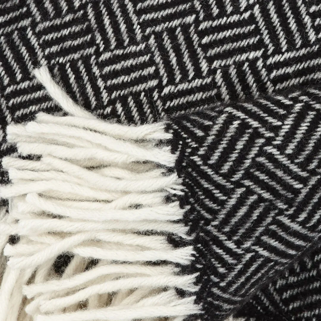 samba_blanket_black_1.webp Klippan Samba Blanket Black^ Mothers Day | Blankets