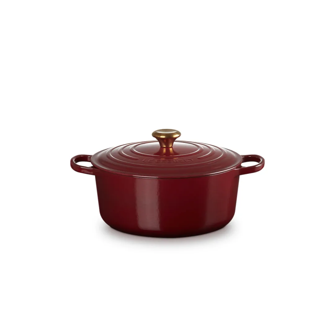 signature_round_casserole_0.webp Le Creuset Signature Round Casserole Garnet 20cm^ Cookware