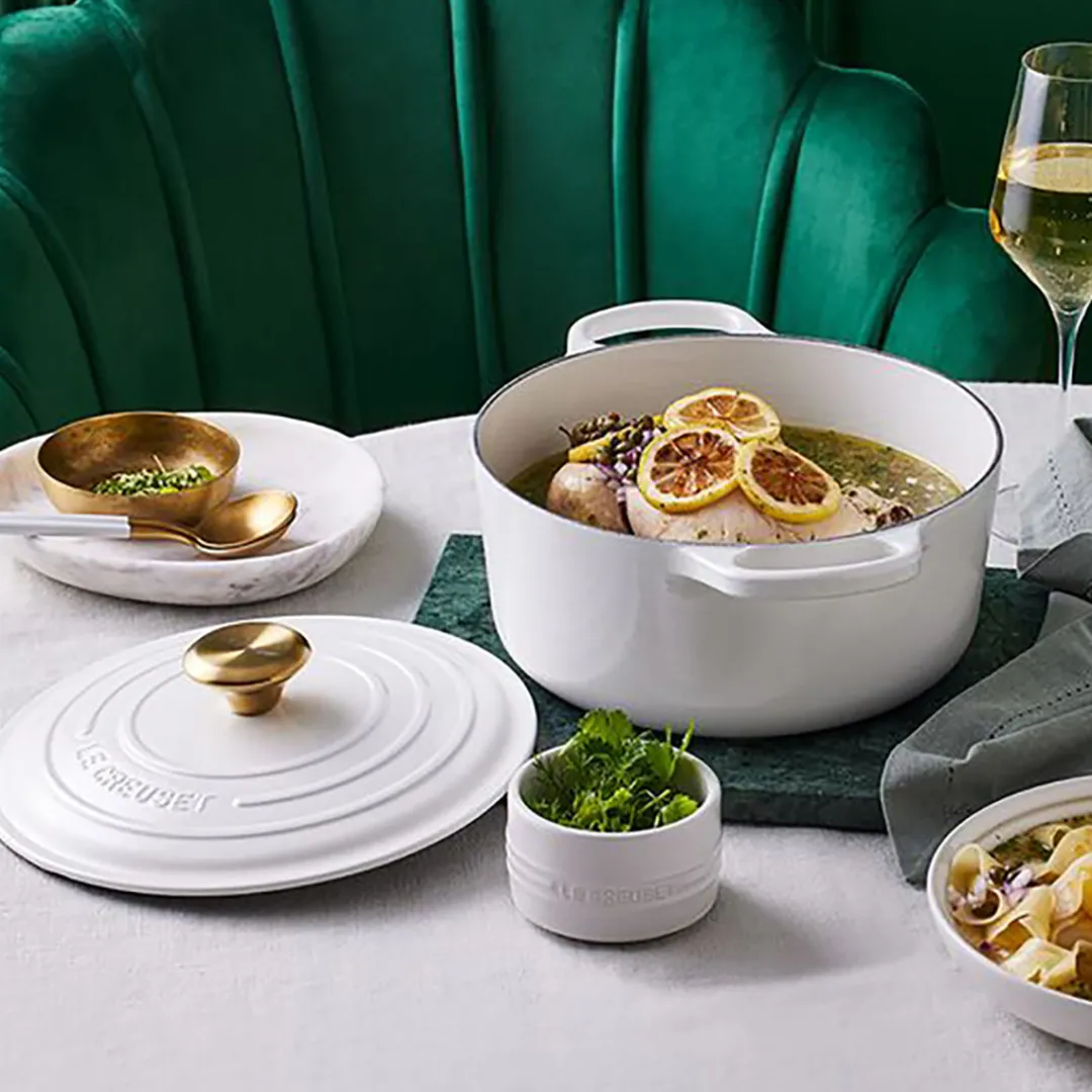 signature_round_casserole_3.webp Le Creuset Signature Round Casserole White 24cm / 4.2L^ Cookware